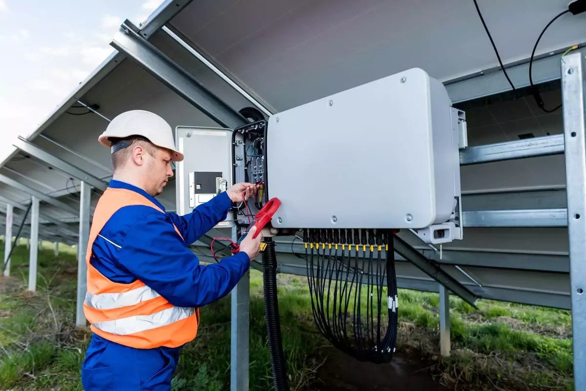 Your Ultimate Guide to Solar Inverters